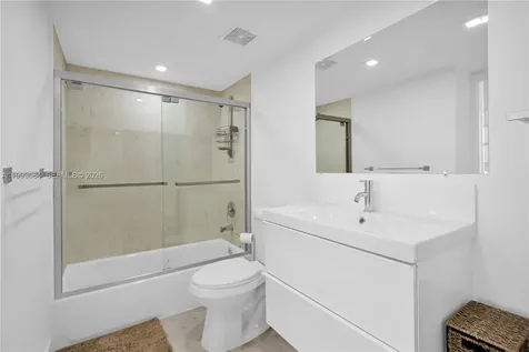 5555 Collins Avenue Miami Beach FL 33140