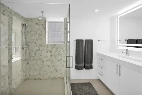 5555 Collins Avenue Miami Beach FL 33140