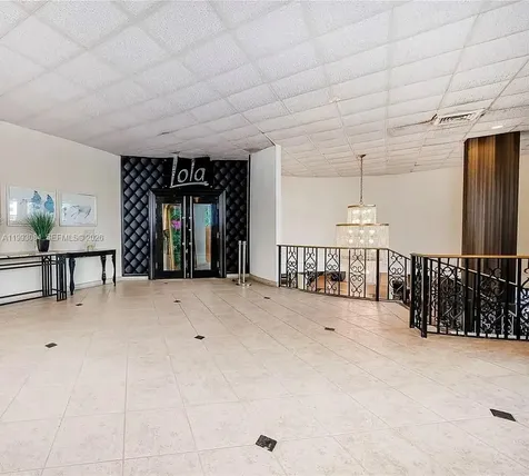 5555 Collins Avenue Miami Beach FL 33140