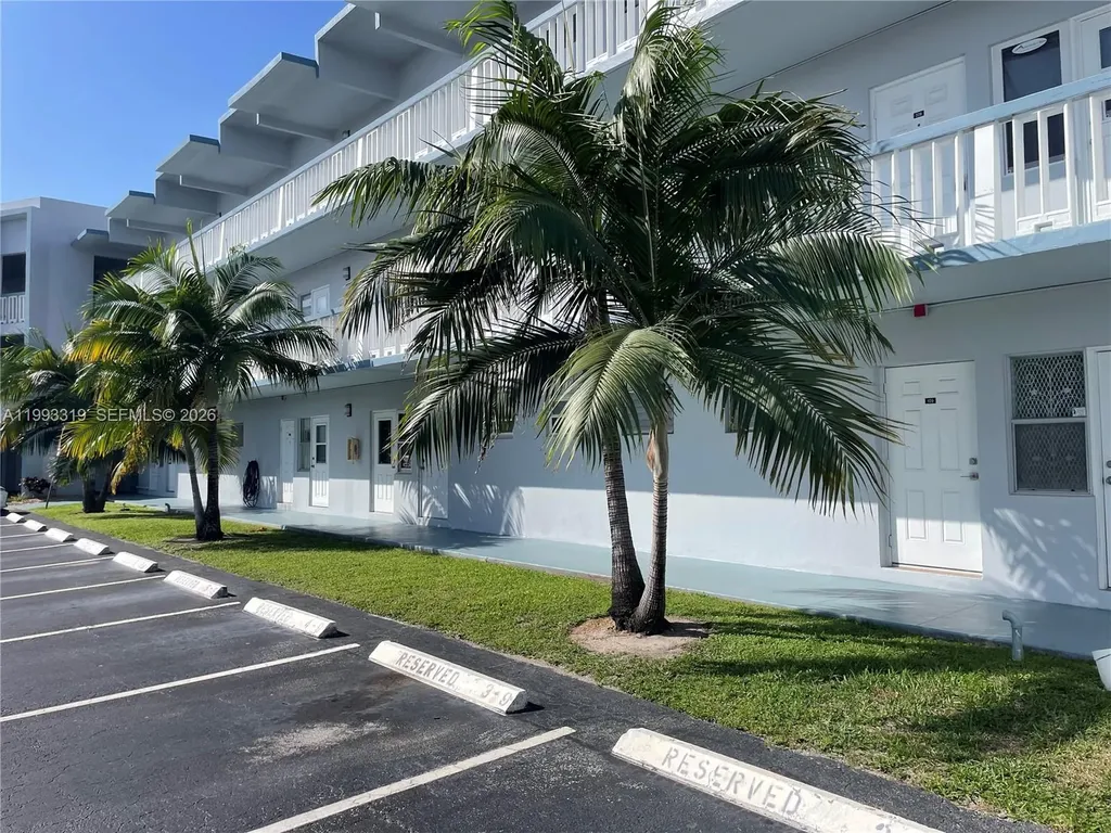 2300 Park Lane Hollywood FL 33021