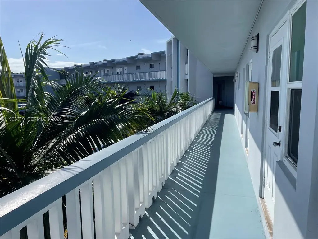 2300 Park Lane Hollywood FL 33021