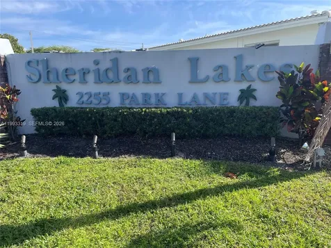 2300 Park Lane Hollywood FL 33021