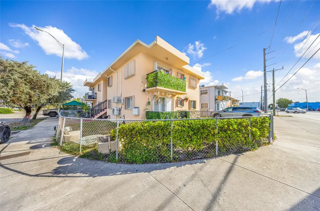 955 W 23rd Street Hialeah FL 33010