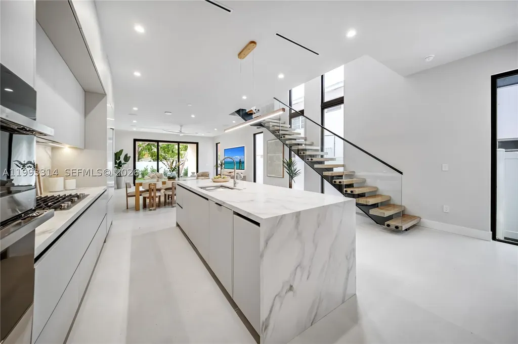 804 NE 16th Terrace Fort Lauderdale FL 33304