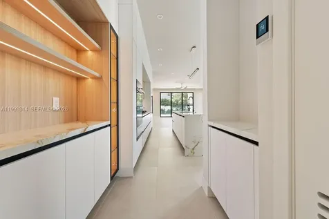 804 NE 16th Terrace Fort Lauderdale FL 33304