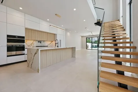 804 NE 16th Terrace Fort Lauderdale FL 33304