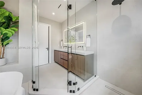 804 NE 16th Terrace Fort Lauderdale FL 33304