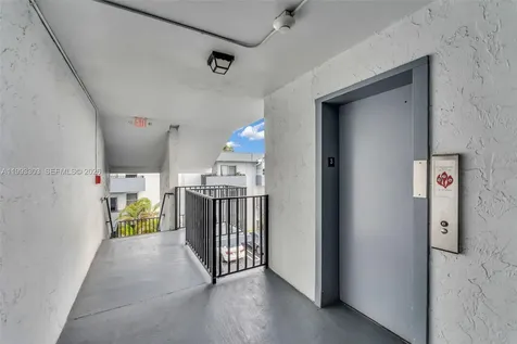 1800 SW 25th Street Miami FL 33133