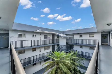 1800 SW 25th Street Miami FL 33133