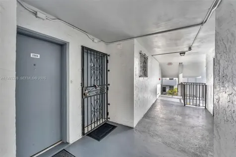 1800 SW 25th Street Miami FL 33133