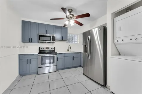 1800 SW 25th Street Miami FL 33133