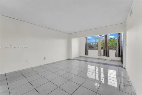 1800 SW 25th Street Miami FL 33133