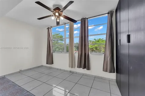 1800 SW 25th Street Miami FL 33133
