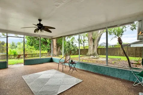 15521 Wetstone Drive Tampa FL 33613
