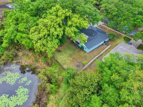15521 Wetstone Drive Tampa FL 33613