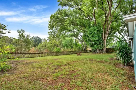15521 Wetstone Drive Tampa FL 33613
