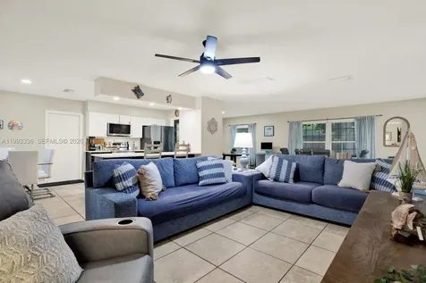 15521 Wetstone Drive Tampa FL 33613
