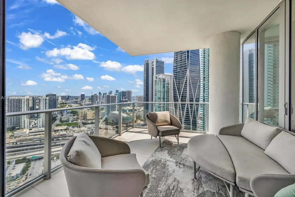 851 NE 1st Avenue Miami FL 33132