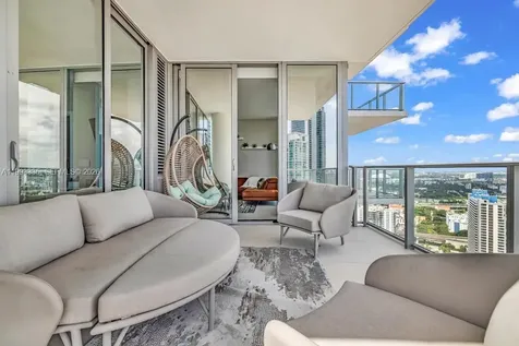 851 NE 1st Avenue Miami FL 33132