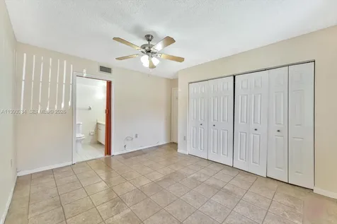 7801 W 29th Way Miami Beach FL 33018