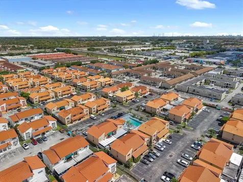 7801 W 29th Way Miami Beach FL 33018