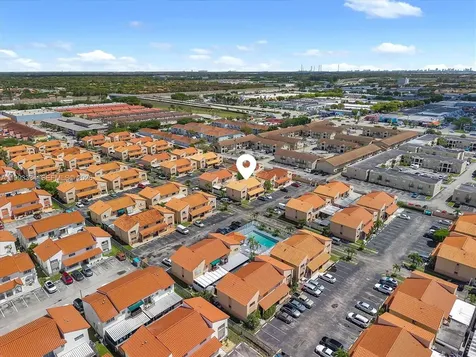 7801 W 29th Way Miami Beach FL 33018