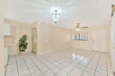 7801 W 29th Way Miami Beach FL 33018