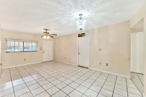7801 W 29th Way Miami Beach FL 33018