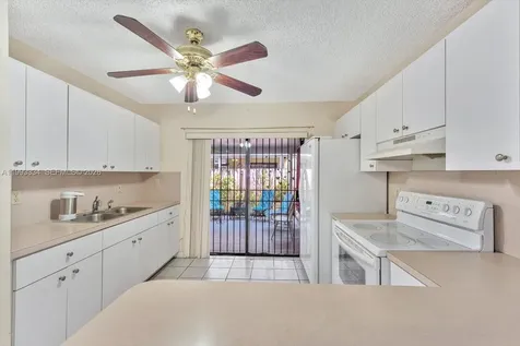 7801 W 29th Way Miami Beach FL 33018
