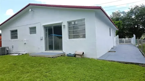 3066 NW 28th Street Miami FL 33142