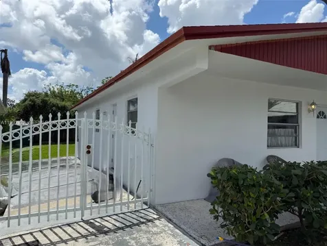 3066 NW 28th Street Miami FL 33142