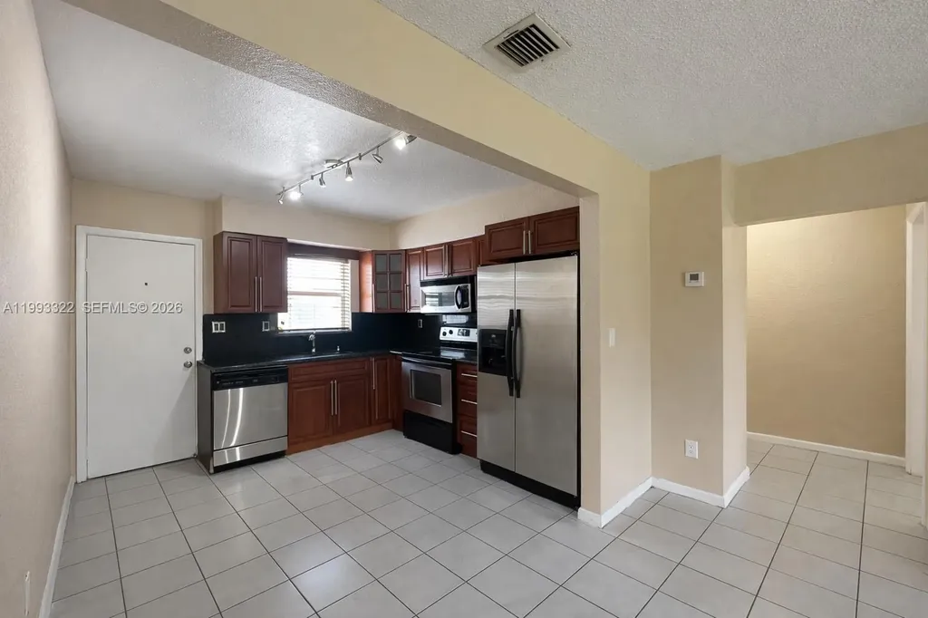 5644 Pierce Street Hollywood FL 33021