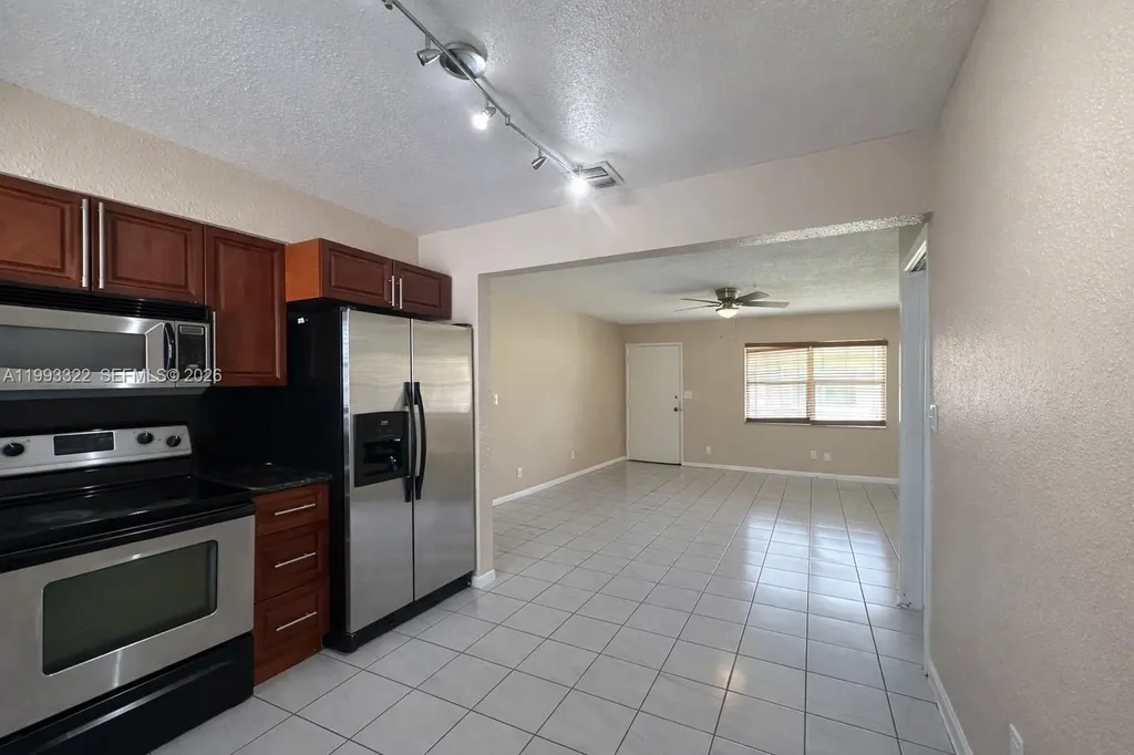 5644 Pierce Street Hollywood FL 33021