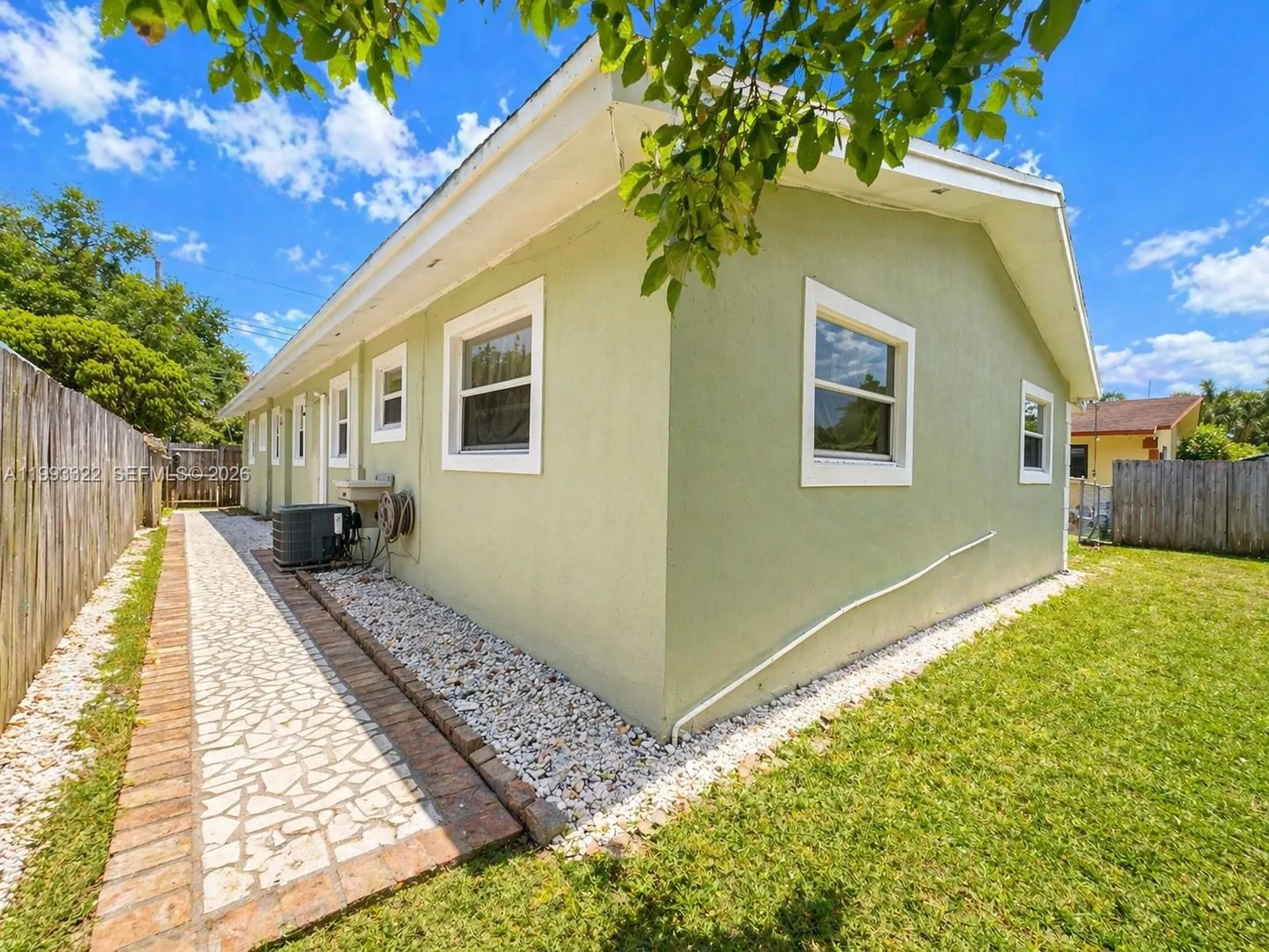 5644 Pierce Street Hollywood FL 33021