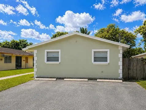 5644 Pierce Street Hollywood FL 33021