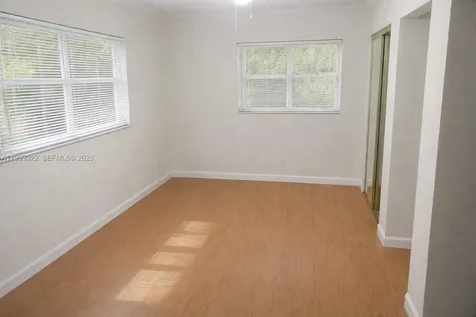 5644 Pierce Street Hollywood FL 33021