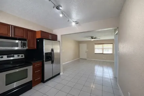 5644 Pierce Street Hollywood FL 33021