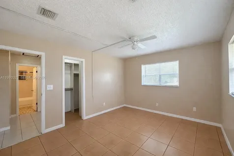 5644 Pierce Street Hollywood FL 33021