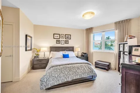 20000 E Country Club Drive Aventura FL 33180