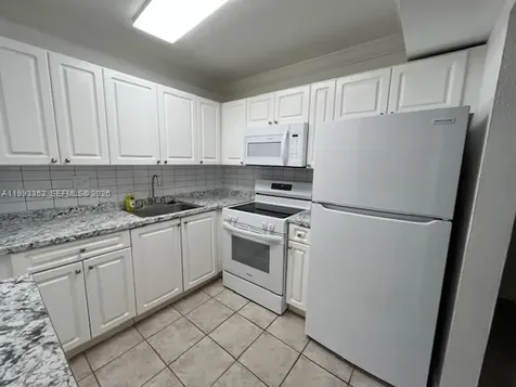 9453 SW 76th Street Miami FL 33173