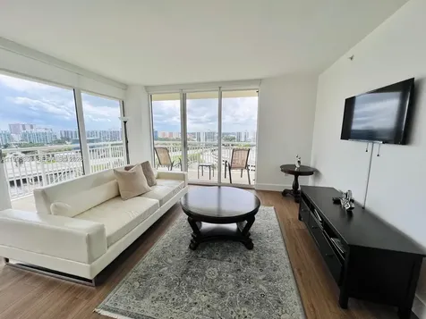 19501 W Country Club Drive Aventura FL 33180