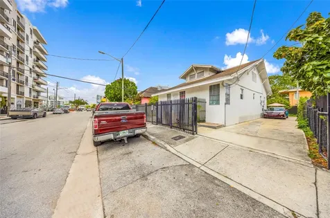 127 SW 7th Avenue Miami FL 33130