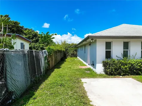 1616 NW 7th Place Florida City FL 33034