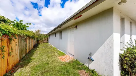 1616 NW 7th Place Florida City FL 33034