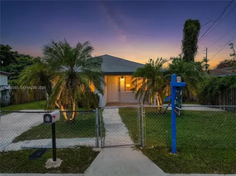 1616 NW 7th Place Florida City FL 33034