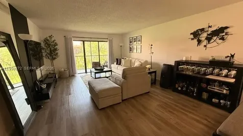 231 Lakeview Drive Weston FL 33326