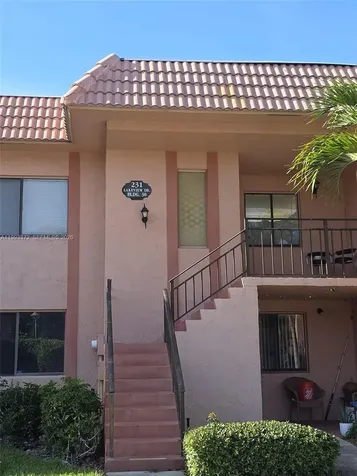231 Lakeview Drive Weston FL 33326