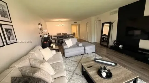 231 Lakeview Drive Weston FL 33326