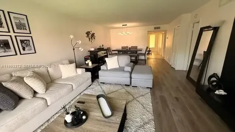 231 Lakeview Drive Weston FL 33326
