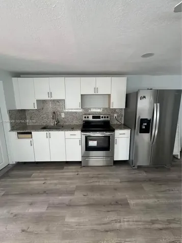 7620 SW 21 Miami FL 33155